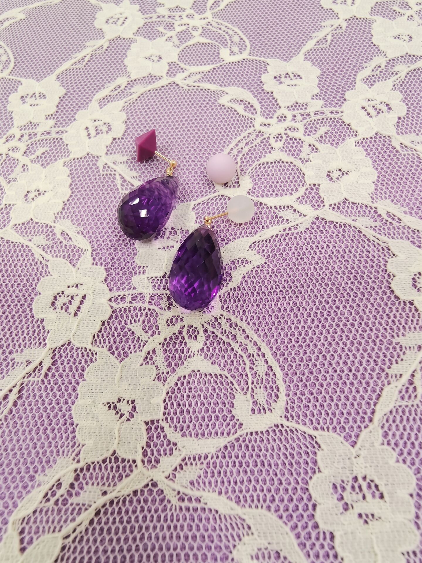 秋の訪れとともに、耳元を彩る新しいファッションが皆様を待っています🍂✨